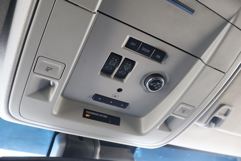 Chevrolet Tahoe Vehicle Full-screen Gallery Image 31
