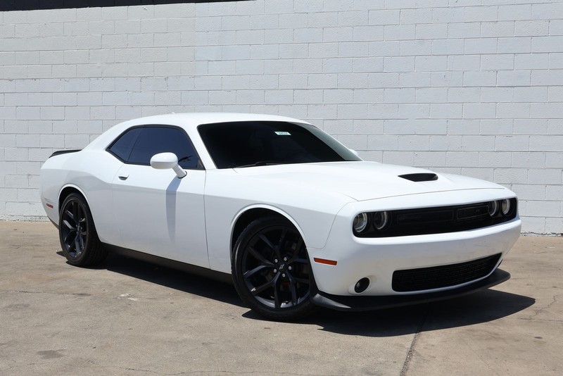Dodge Challenger Vehicle Full-screen Gallery Image 01