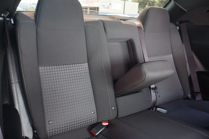 Dodge Challenger Vehicle Full-screen Gallery Image 20