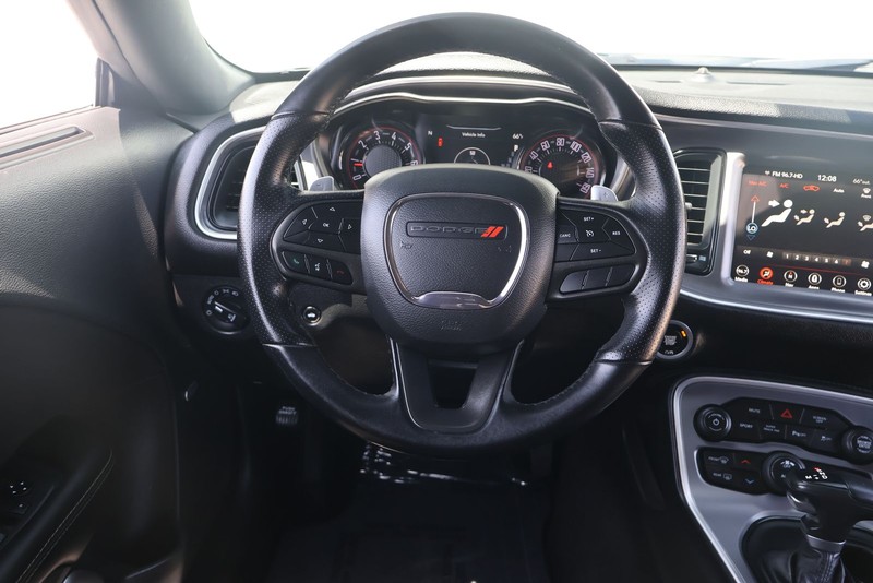 Dodge Challenger Vehicle Full-screen Gallery Image 23