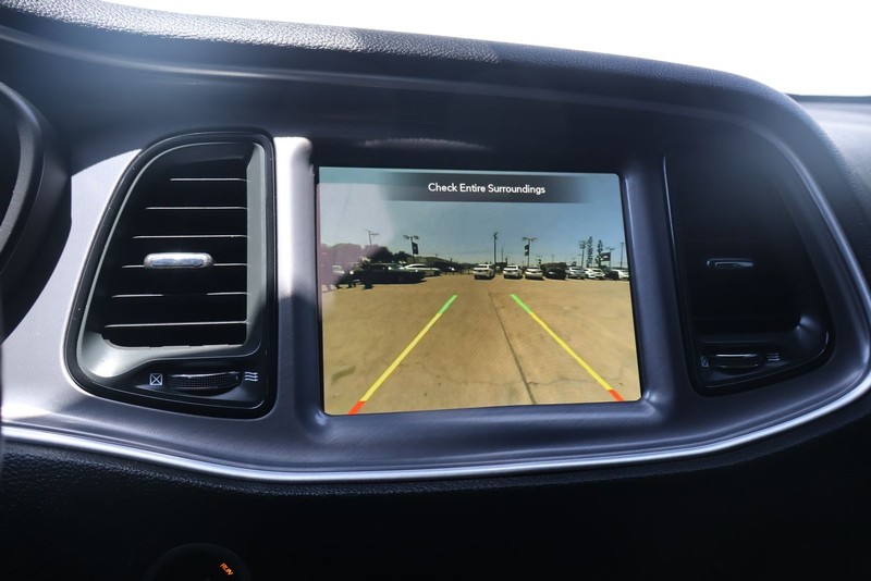 Dodge Challenger Vehicle Full-screen Gallery Image 28