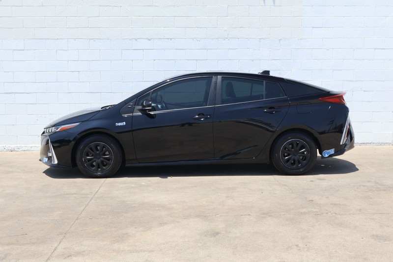 Toyota Prius Prime Vehicle Full-screen Gallery Image 10