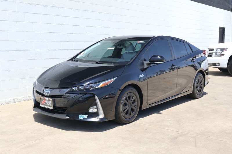 Toyota Prius Prime Vehicle Full-screen Gallery Image 11