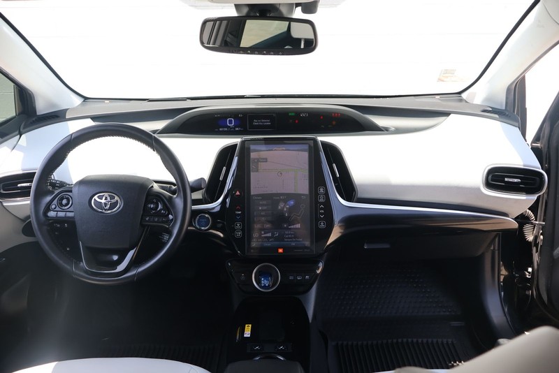 Toyota Prius Prime Vehicle Full-screen Gallery Image 21