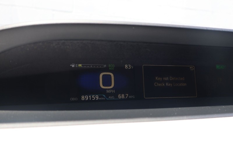Toyota Prius Prime Vehicle Full-screen Gallery Image 22
