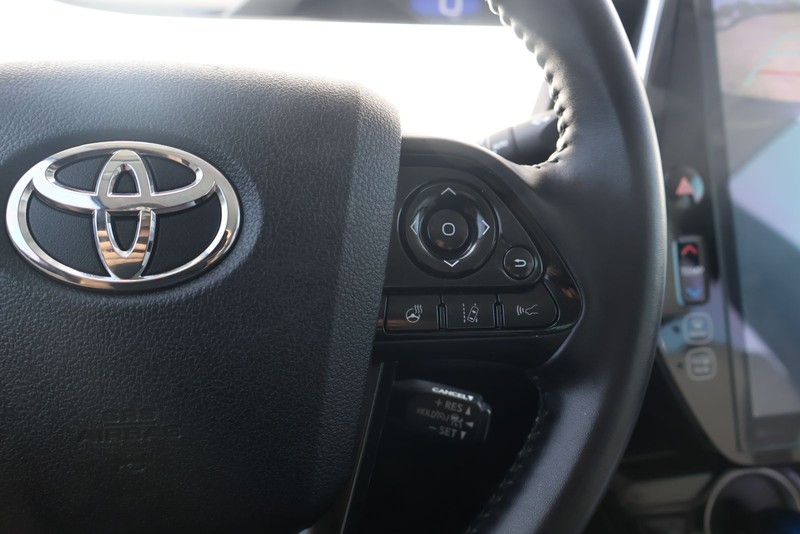 Toyota Prius Prime Vehicle Full-screen Gallery Image 25