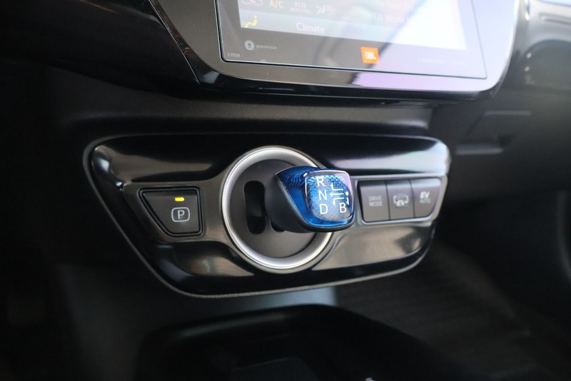Toyota Prius Prime Vehicle Full-screen Gallery Image 29