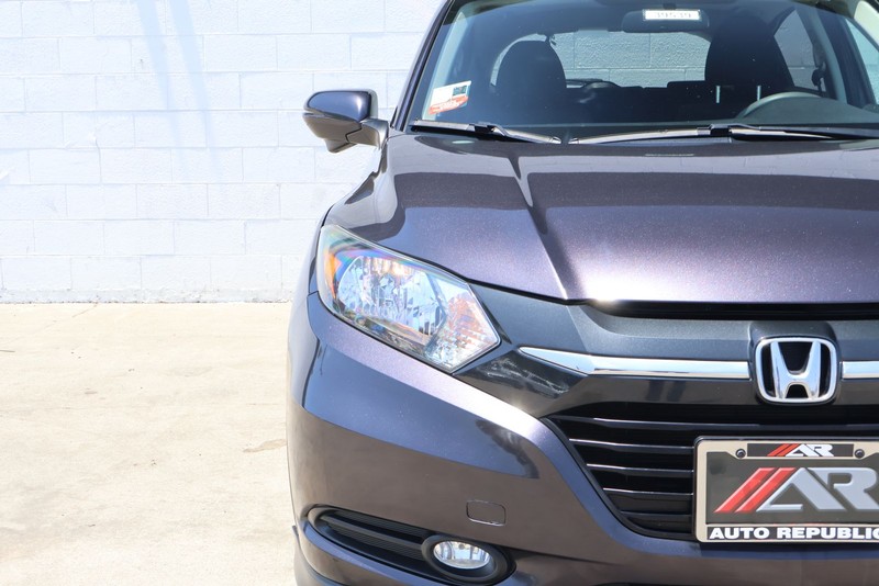 Honda HR-V Vehicle Full-screen Gallery Image 03