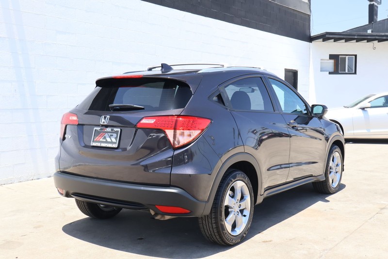 Honda HR-V Vehicle Full-screen Gallery Image 05
