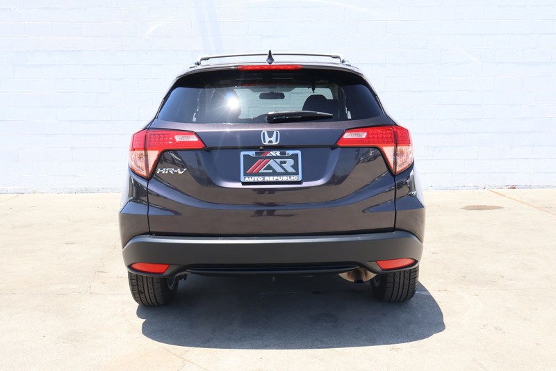 Honda HR-V Vehicle Full-screen Gallery Image 06
