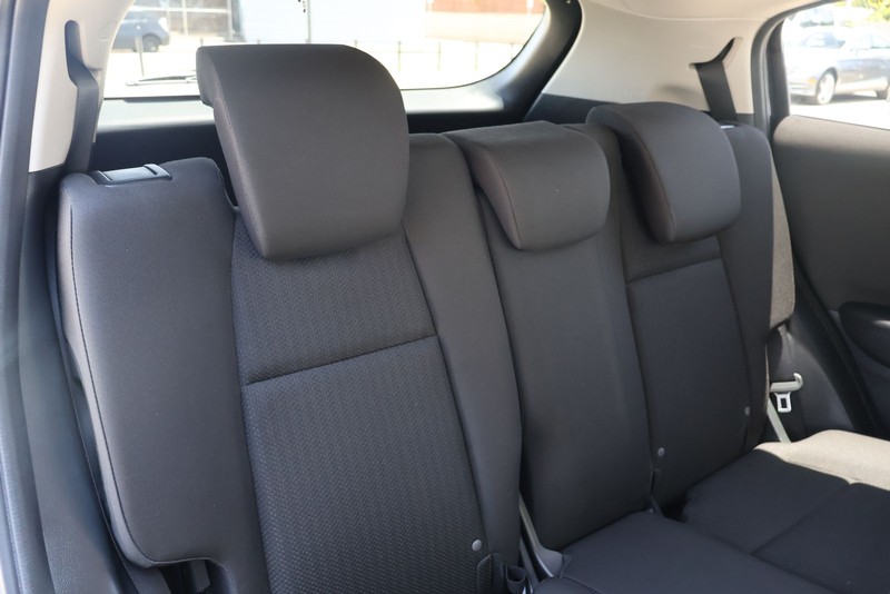 Honda HR-V Vehicle Full-screen Gallery Image 20