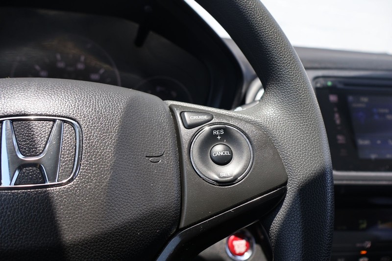 Honda HR-V Vehicle Full-screen Gallery Image 25