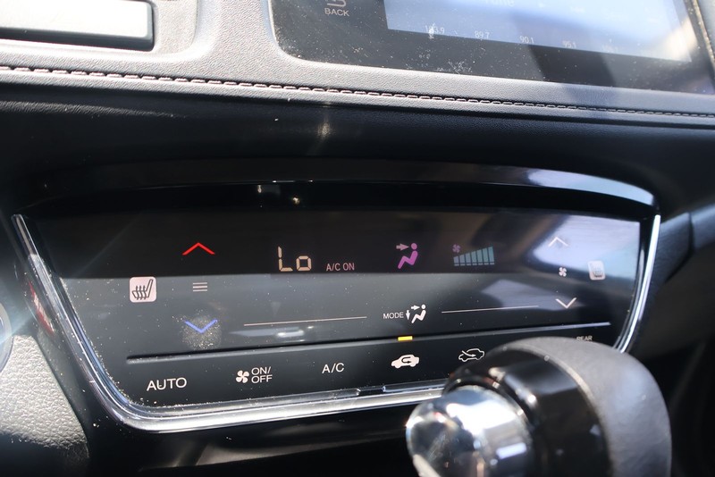 Honda HR-V Vehicle Full-screen Gallery Image 29