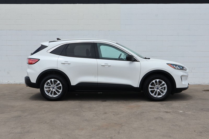 Ford Escape Vehicle Full-screen Gallery Image 04