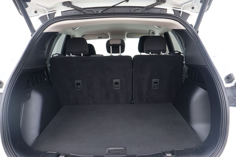 Ford Escape Vehicle Full-screen Gallery Image 08