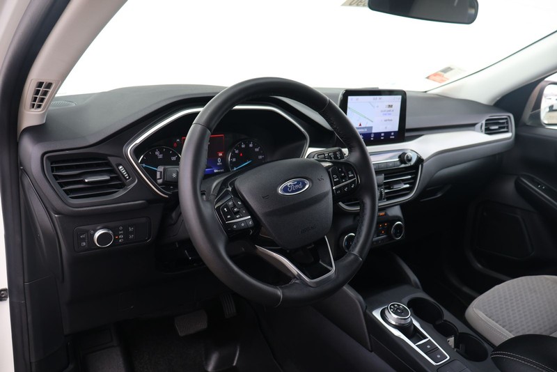 Ford Escape Vehicle Full-screen Gallery Image 15
