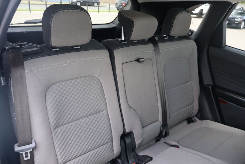 Ford Escape Vehicle Full-screen Gallery Image 20