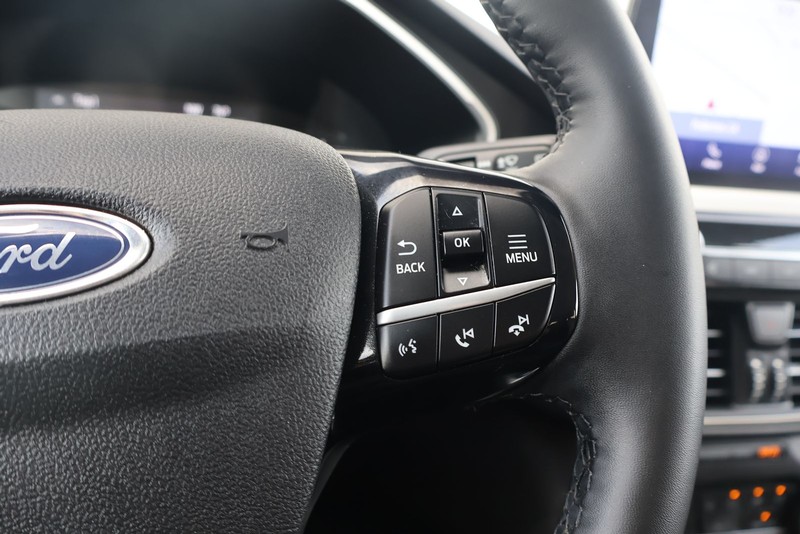 Ford Escape Vehicle Full-screen Gallery Image 25