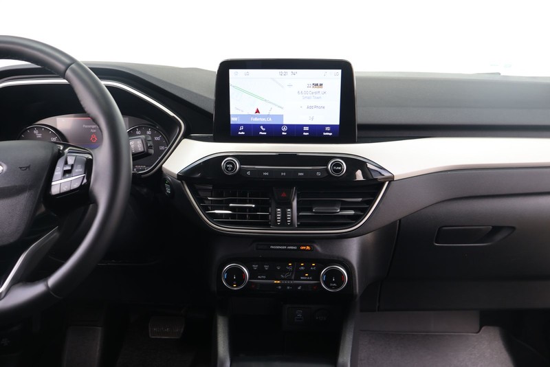 Ford Escape Vehicle Full-screen Gallery Image 26