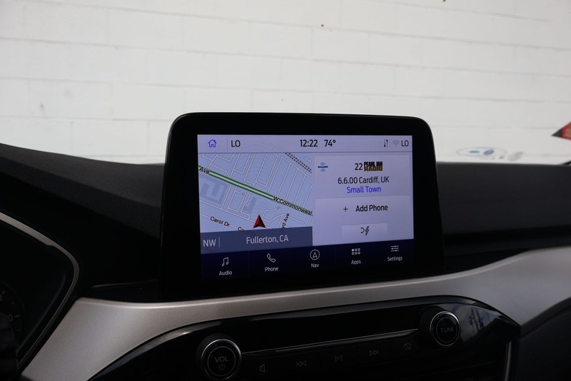 Ford Escape Vehicle Full-screen Gallery Image 27