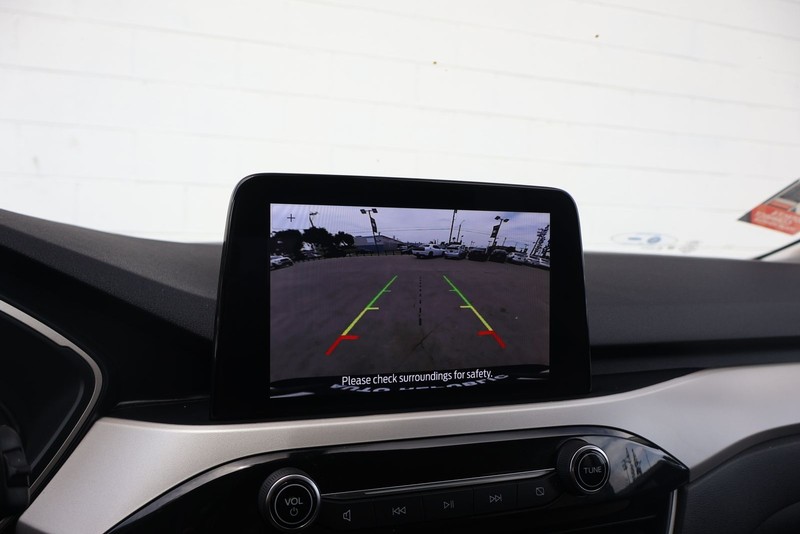 Ford Escape Vehicle Full-screen Gallery Image 28