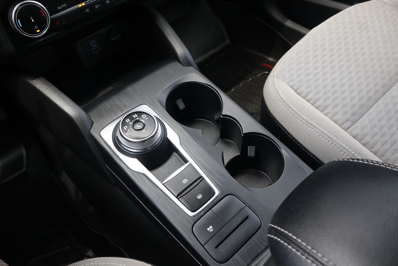 Ford Escape Vehicle Full-screen Gallery Image 30
