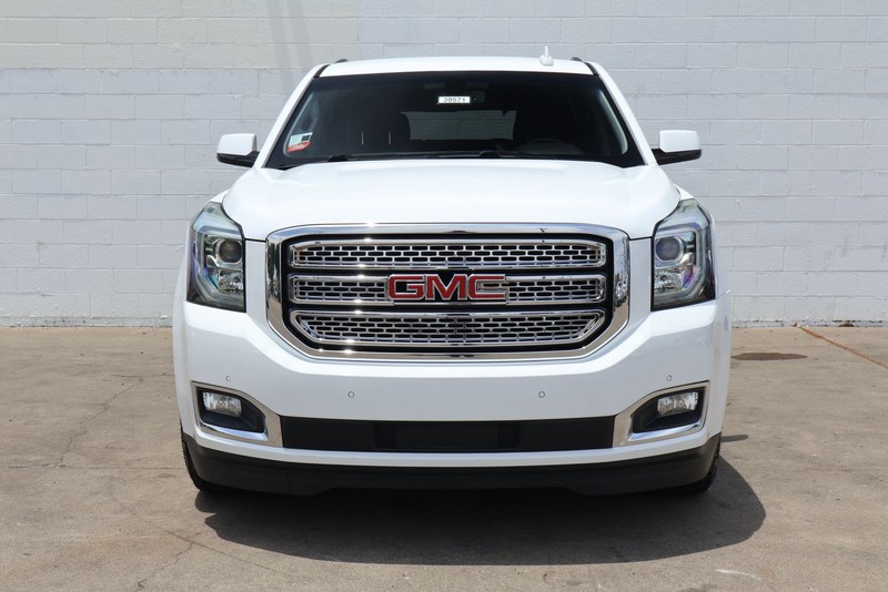 GMC Yukon Vehicle Full-screen Gallery Image 02