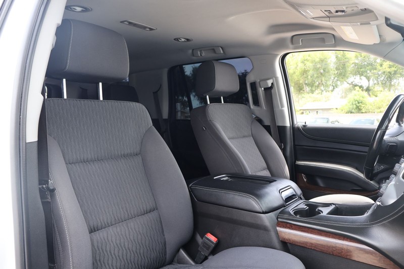 GMC Yukon Vehicle Full-screen Gallery Image 19