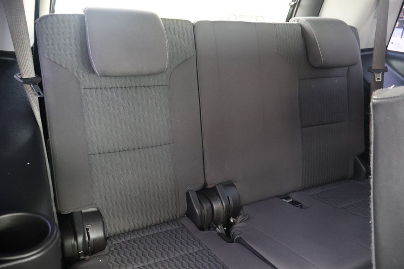 GMC Yukon Vehicle Full-screen Gallery Image 21