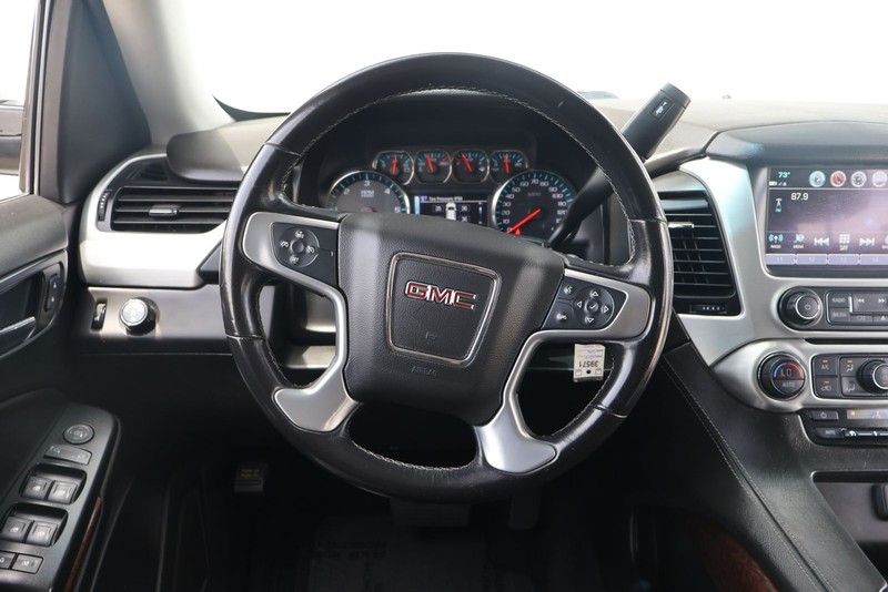 GMC Yukon Vehicle Full-screen Gallery Image 25