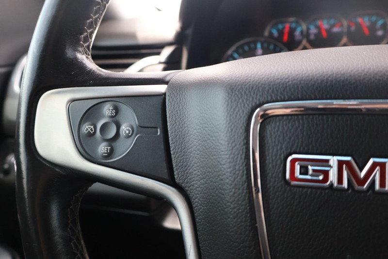 GMC Yukon Vehicle Full-screen Gallery Image 26