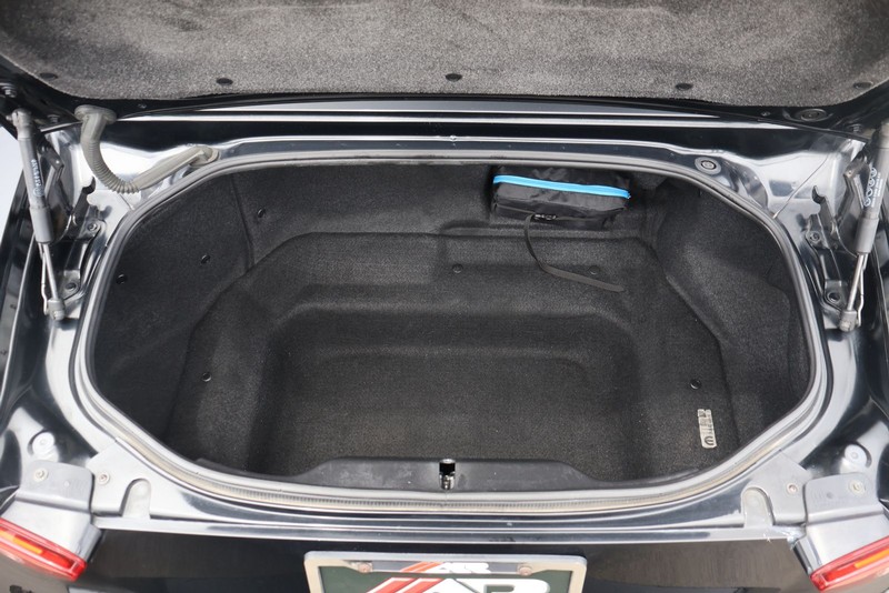 FIAT 124 Spider Vehicle Full-screen Gallery Image 08