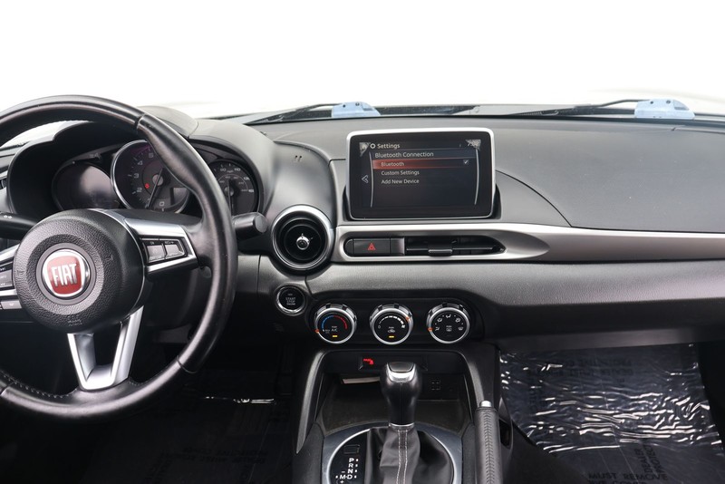 FIAT 124 Spider Vehicle Full-screen Gallery Image 20