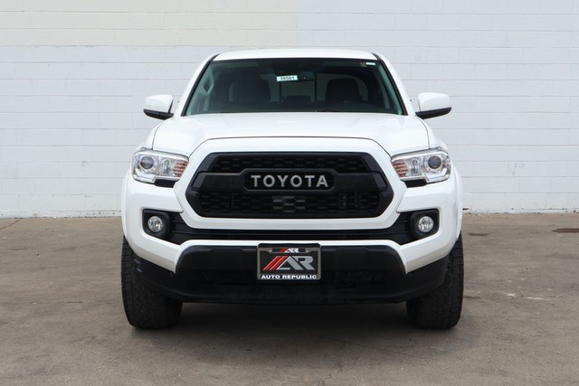 2022 Toyota Tacoma SR5 Double Cab 2WD V6 Auto Short Bed's photo