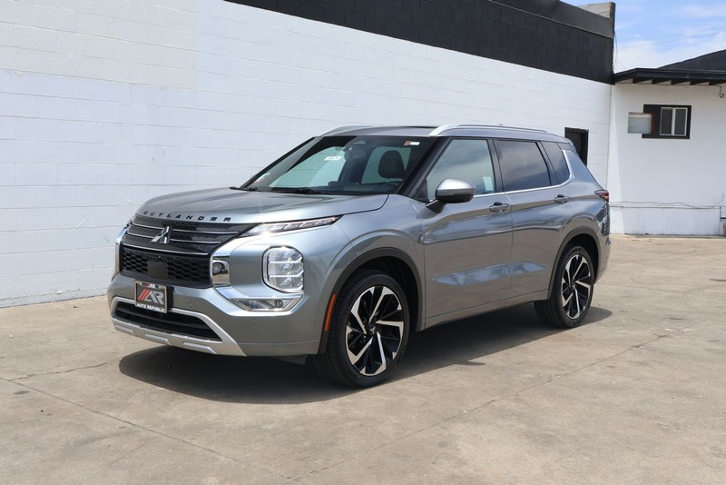 Mitsubishi Outlander Vehicle Full-screen Gallery Image 12