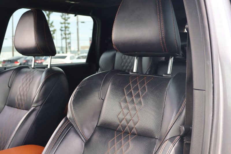 Mitsubishi Outlander Vehicle Full-screen Gallery Image 18