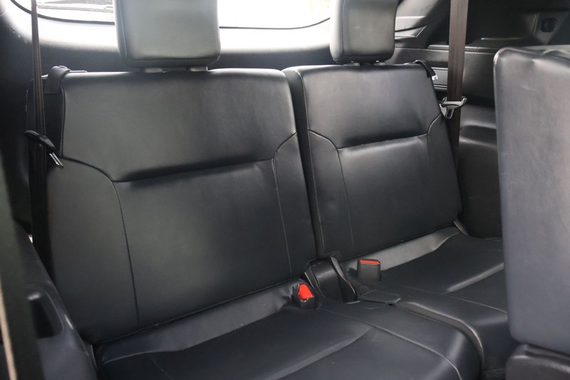 Mitsubishi Outlander Vehicle Full-screen Gallery Image 22