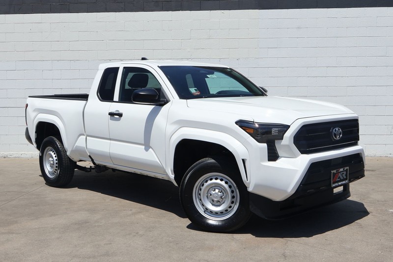 Toyota Tacoma Vehicle Full-screen Gallery Image 02