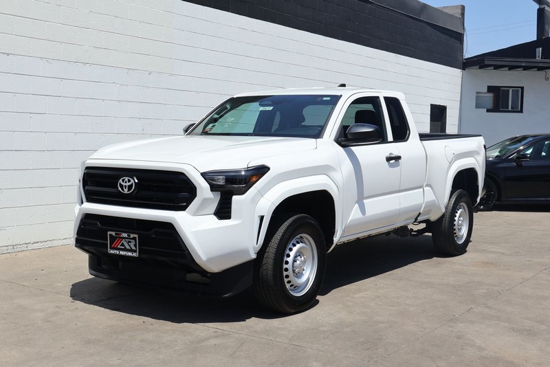 Toyota Tacoma Vehicle Full-screen Gallery Image 11