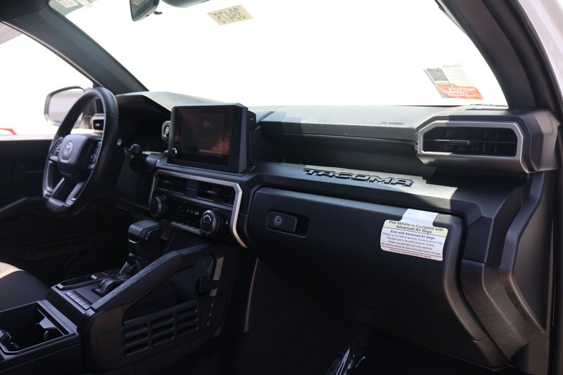 Toyota Tacoma Vehicle Full-screen Gallery Image 18