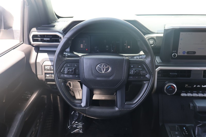 Toyota Tacoma Vehicle Full-screen Gallery Image 23