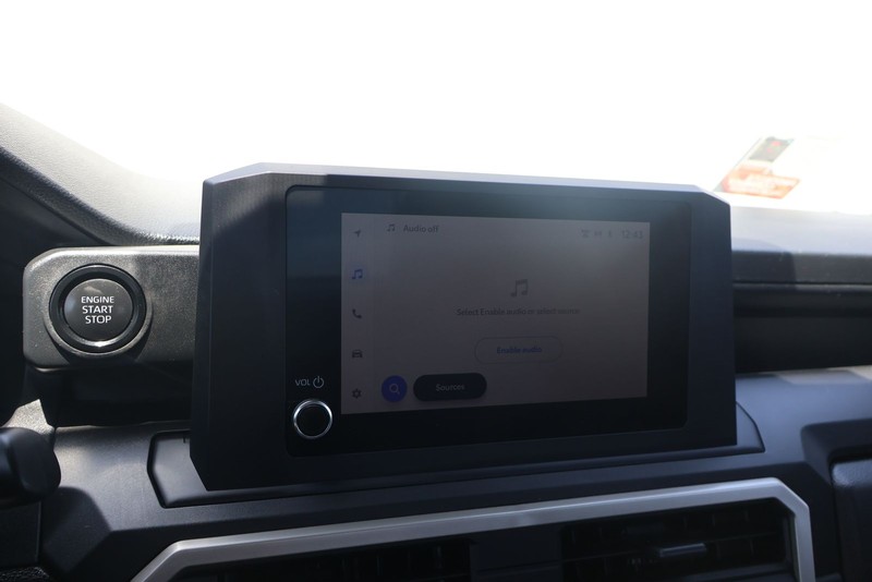 Toyota Tacoma Vehicle Full-screen Gallery Image 26