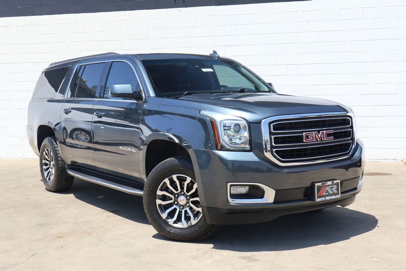 GMC Yukon XL Vehicle Full-screen Gallery Image 01