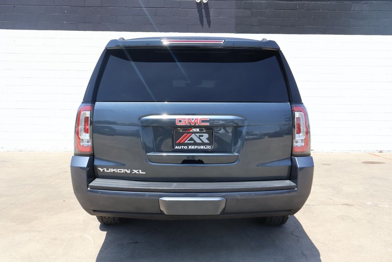 GMC Yukon XL Vehicle Full-screen Gallery Image 06