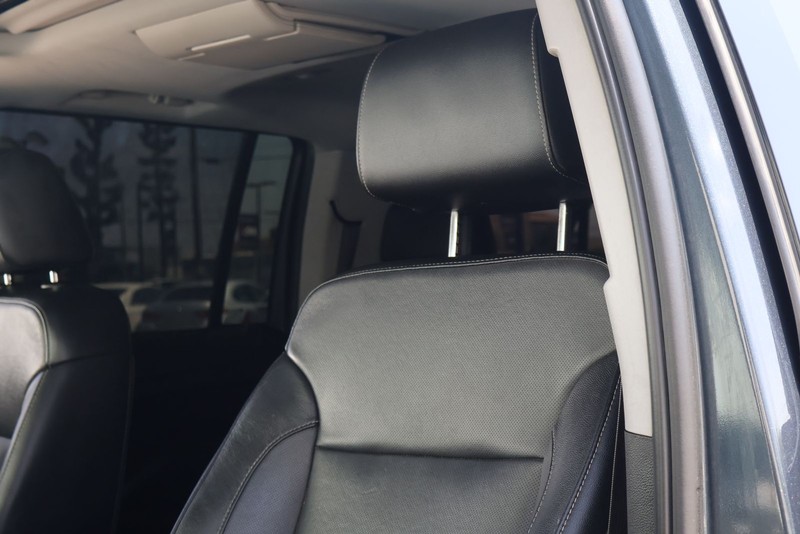 GMC Yukon XL Vehicle Full-screen Gallery Image 17