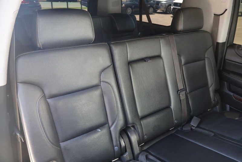GMC Yukon XL Vehicle Full-screen Gallery Image 20