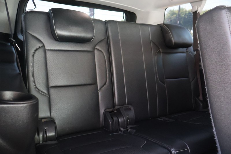 GMC Yukon XL Vehicle Full-screen Gallery Image 21