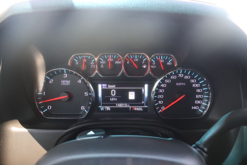 GMC Yukon XL Vehicle Full-screen Gallery Image 25