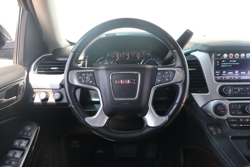GMC Yukon XL Vehicle Full-screen Gallery Image 26