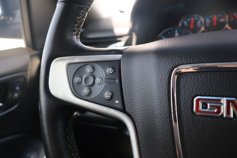 GMC Yukon XL Vehicle Full-screen Gallery Image 27